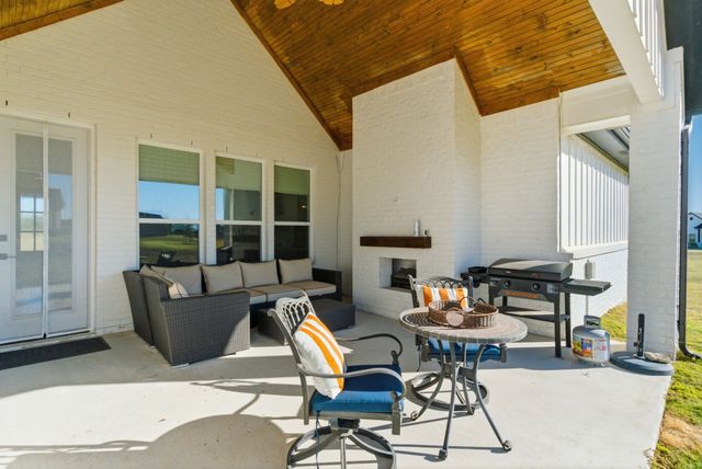 100 Buddy Court, Millsap, TX 76066