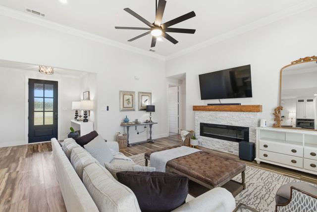 100 Buddy Court, Millsap, TX 76066