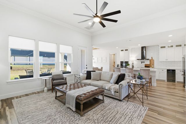 100 Buddy Court, Millsap, TX 76066