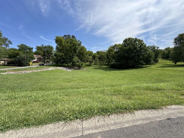 528 Pollard Rd, Clarksville, TN 37042