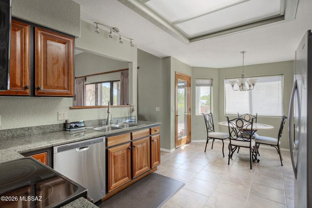 101 W Calle Frambuesa, Green Valley, AZ 85614