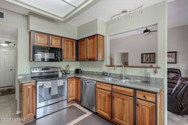 101 W Calle Frambuesa, Green Valley, AZ 85614