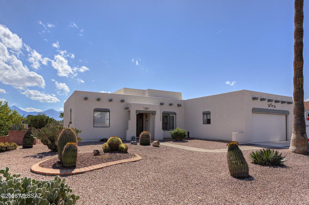 101 W Calle Frambuesa, Green Valley, AZ 85614