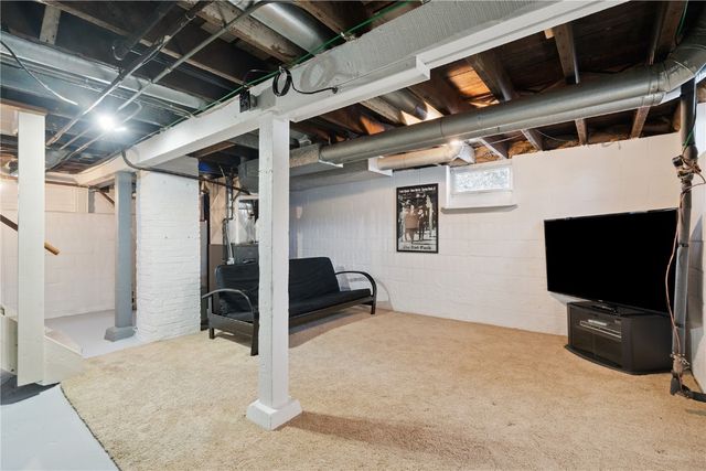 1200 33rd Street SE, Cedar Rapids, IA 52403