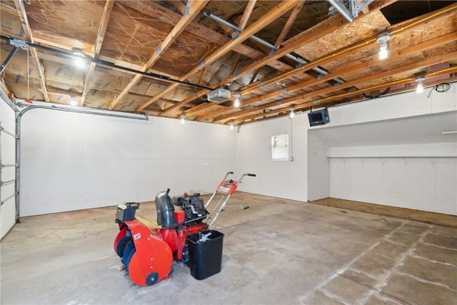 1200 33rd Street SE, Cedar Rapids, IA 52403