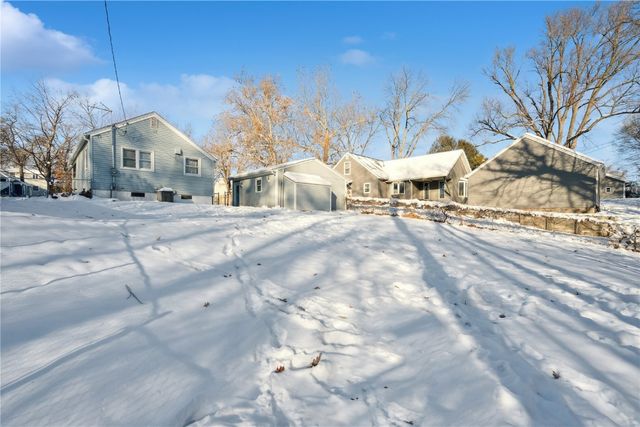 1200 33rd Street SE, Cedar Rapids, IA 52403
