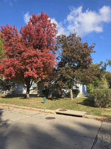 1200 33rd Street SE, Cedar Rapids, IA 52403