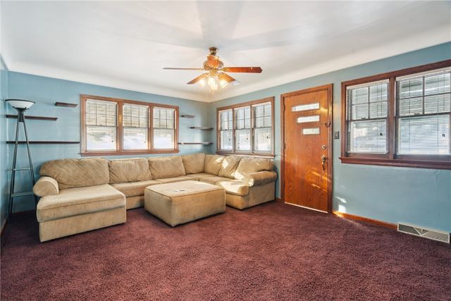 1200 33rd Street SE, Cedar Rapids, IA 52403