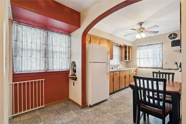 1200 33rd Street SE, Cedar Rapids, IA 52403