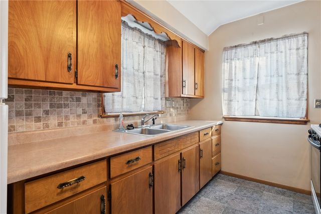 1200 33rd Street SE, Cedar Rapids, IA 52403