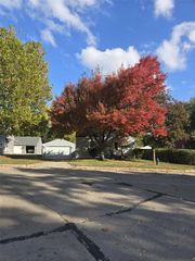 1200 33rd Street SE, Cedar Rapids, IA 52403