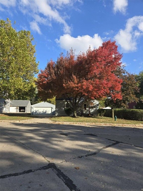 1200 33rd Street SE, Cedar Rapids, IA 52403