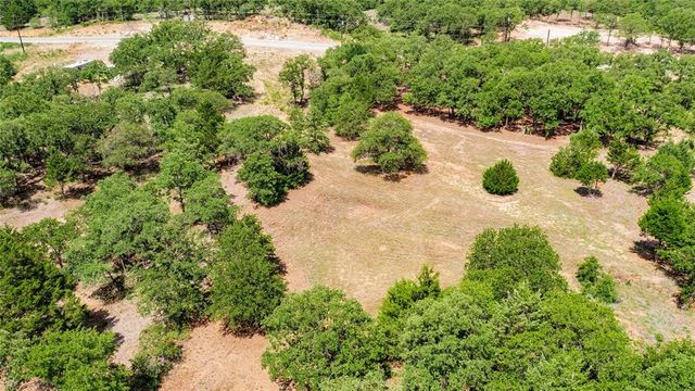 310 Rolling Bend, Alvord, TX 76225