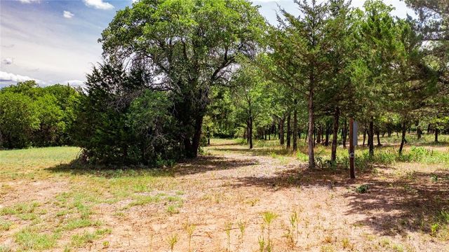 310 Rolling Bend, Alvord, TX 76225