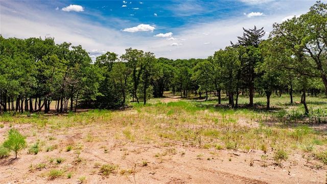 310 Rolling Bend, Alvord, TX 76225