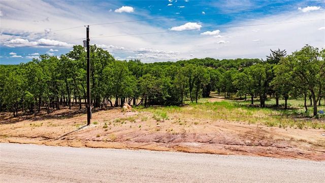 310 Rolling Bend, Alvord, TX 76225