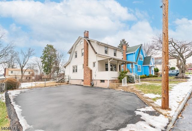 41 Robertson Rd, West Orange Twp., NJ 07052