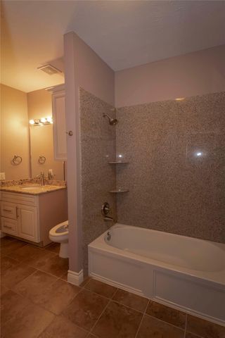 13715 Cypresswood Crossing Boulevard, Houston, TX 77070