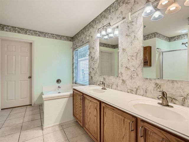 215 Spruce DR, Kyle, TX 78640