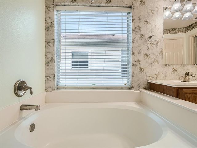 215 Spruce DR, Kyle, TX 78640