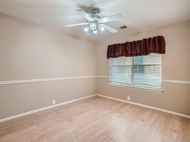 215 Spruce DR, Kyle, TX 78640