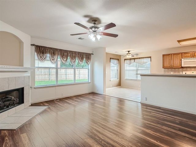 215 Spruce DR, Kyle, TX 78640