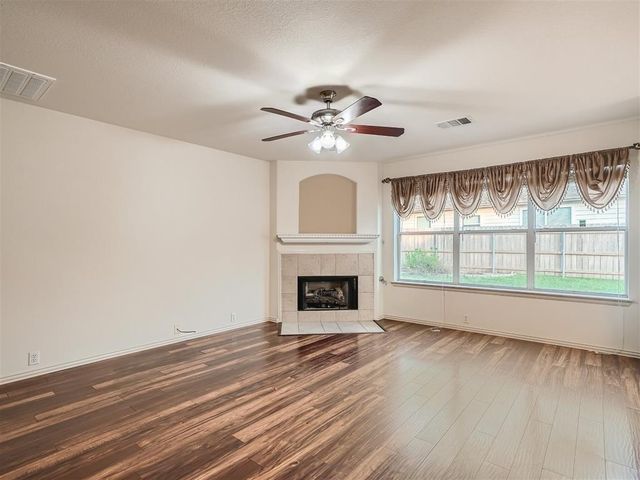 215 Spruce DR, Kyle, TX 78640
