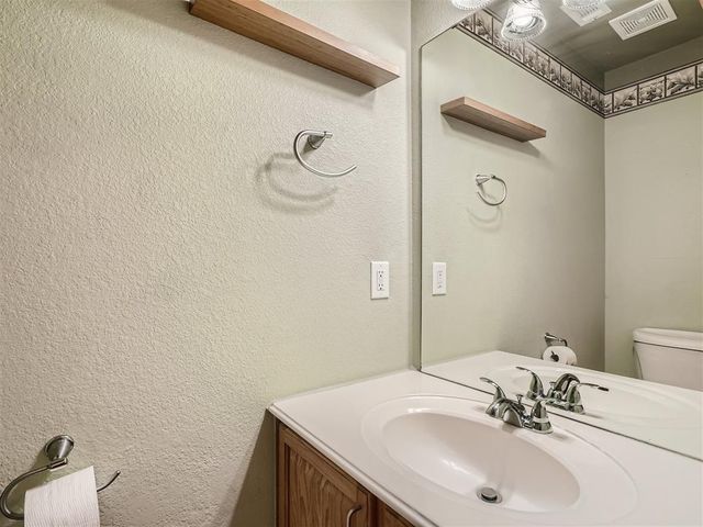215 Spruce DR, Kyle, TX 78640