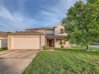 215 Spruce DR, Kyle, TX 78640