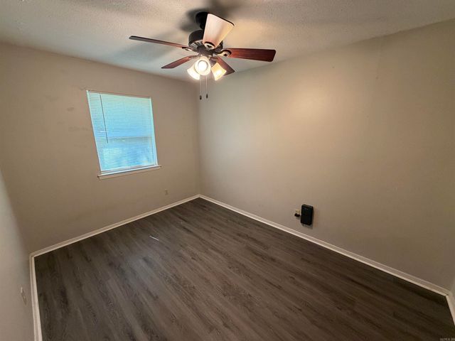 616 Lehman Dr, Jacksonville, AR 72076
