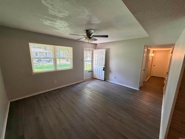 616 Lehman Dr, Jacksonville, AR 72076