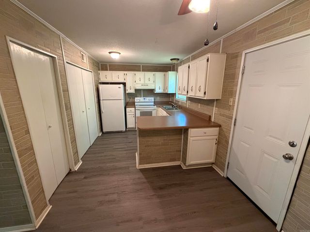 616 Lehman Dr, Jacksonville, AR 72076