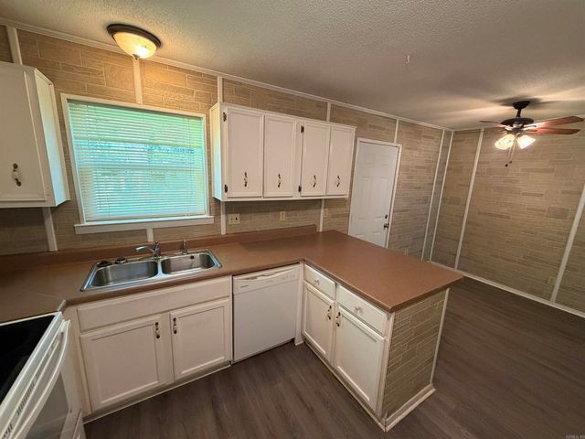 616 Lehman Dr, Jacksonville, AR 72076