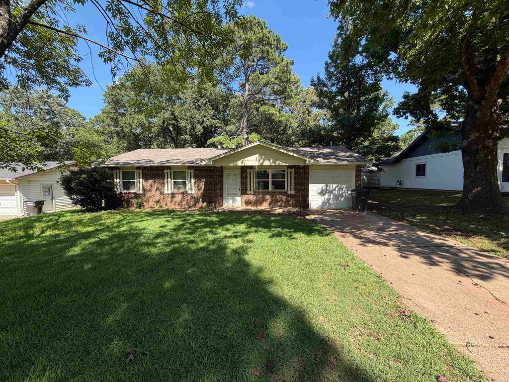 616 Lehman Dr, Jacksonville, AR 72076