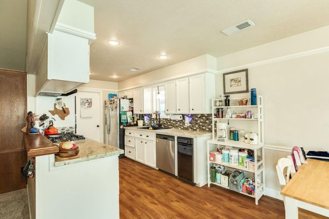 5703 Rockland Drive, Pearland, TX 77584