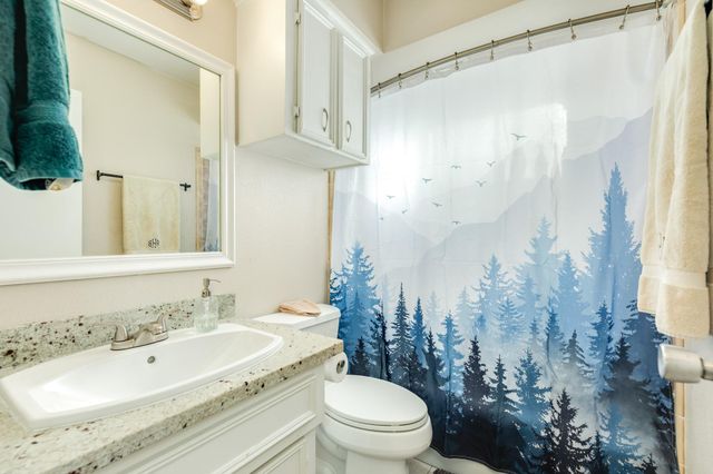 5703 Rockland Drive, Pearland, TX 77584