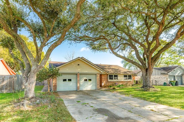 5703 Rockland Drive, Pearland, TX 77584