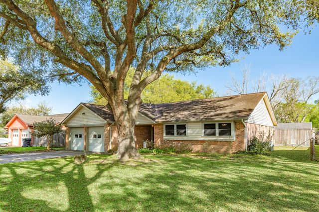 5703 Rockland Drive, Pearland, TX 77584