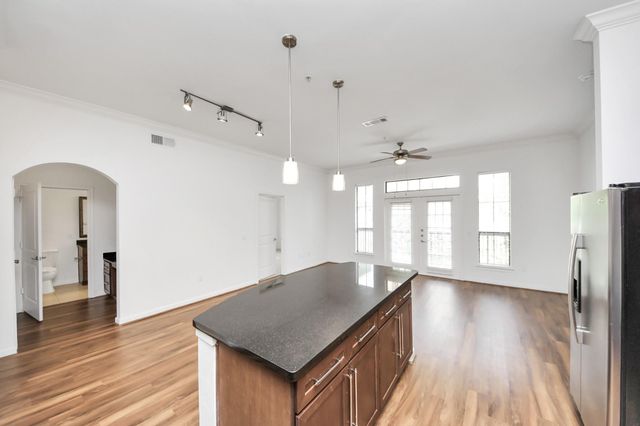 6363 San Felipe Street 230, Houston, TX 77057