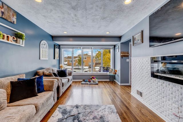 4147 Gage Avenue, Lyons, IL 60534