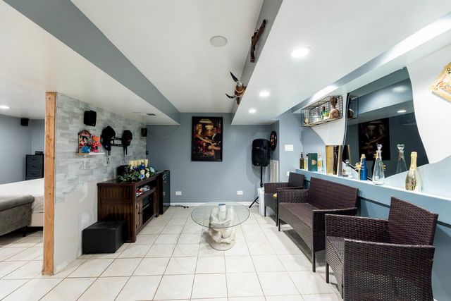 4147 Gage Avenue, Lyons, IL 60534