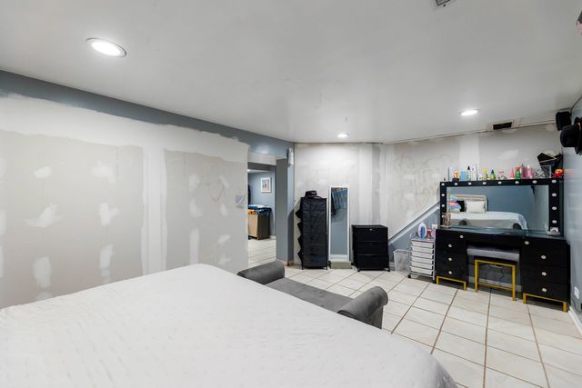 4147 Gage Avenue, Lyons, IL 60534