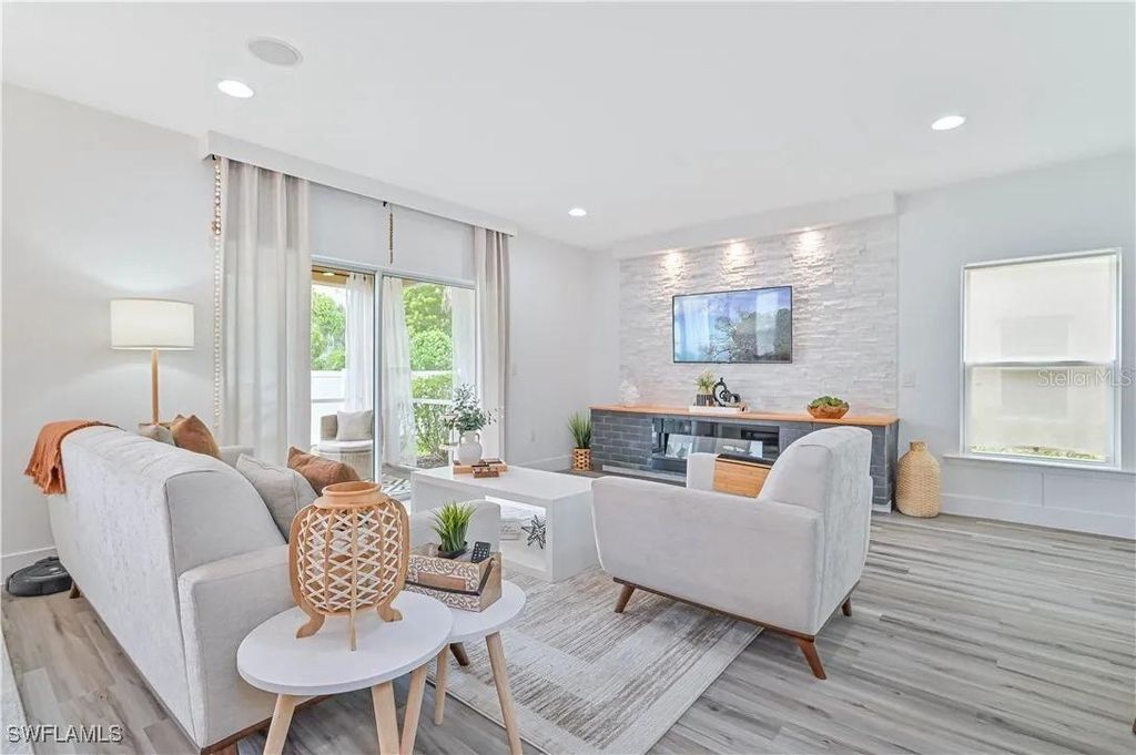 Image 13 of property listing at 3804 TILBOR CIRCLE, Fort Myers, FL 33916