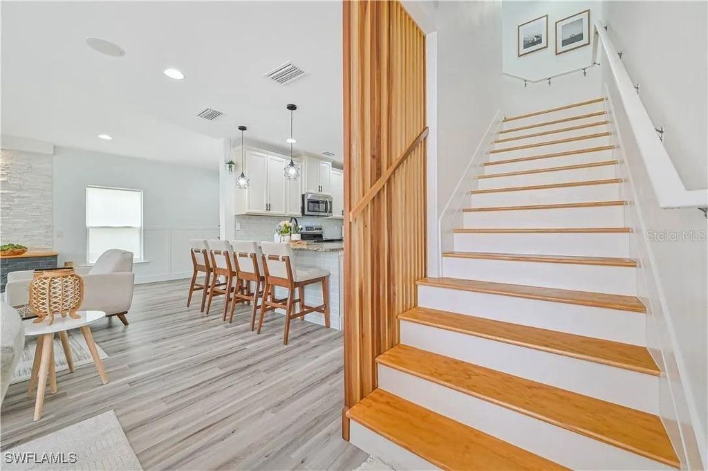 Image 14 of property listing at 3804 TILBOR CIRCLE, Fort Myers, FL 33916