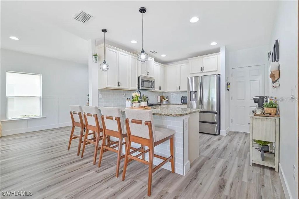 Image 15 of property listing at 3804 TILBOR CIRCLE, Fort Myers, FL 33916