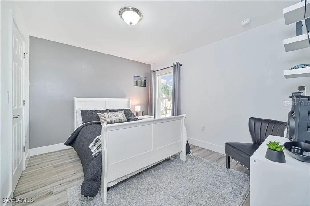 Image 24 of property listing at 3804 TILBOR CIRCLE, Fort Myers, FL 33916