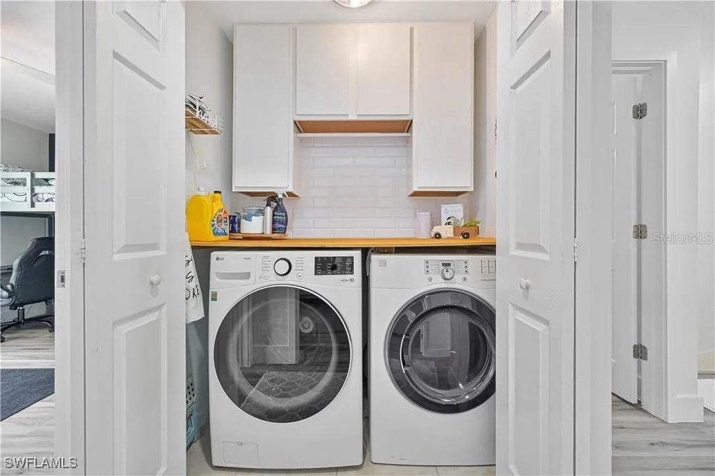 Image 29 of property listing at 3804 TILBOR CIRCLE, Fort Myers, FL 33916