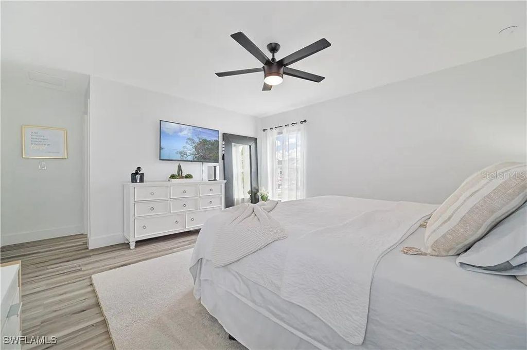 Image 30 of property listing at 3804 TILBOR CIRCLE, Fort Myers, FL 33916