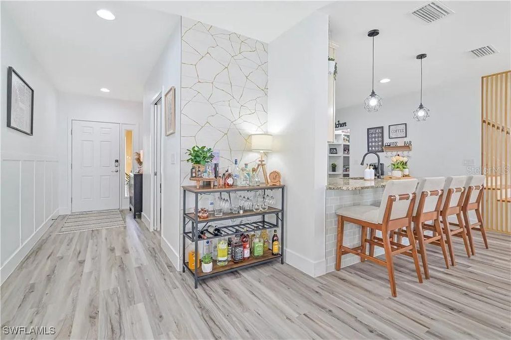 Image 4 of property listing at 3804 TILBOR CIRCLE, Fort Myers, FL 33916