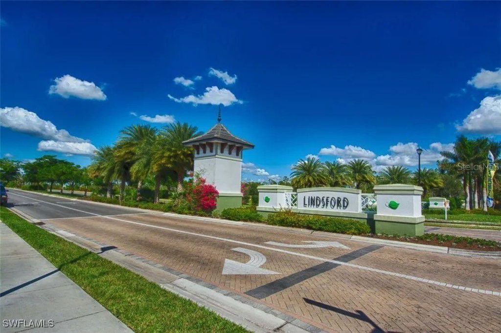 Image 41 of property listing at 3804 TILBOR CIRCLE, Fort Myers, FL 33916